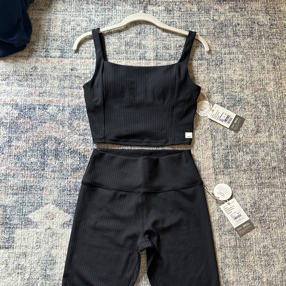 Vuori Black Ribbed Set Super flattering!
